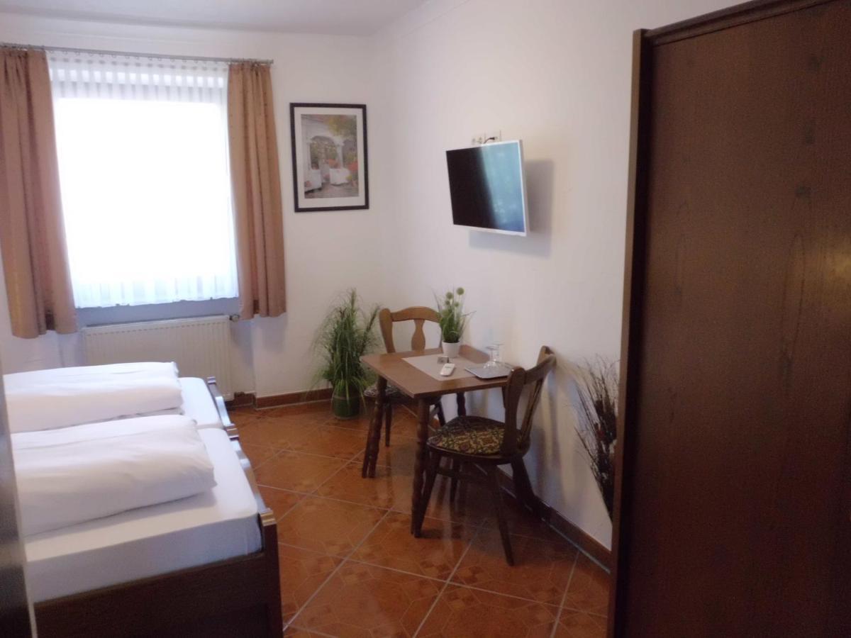 Hotel Restaurant Zur Pfanne Urbar  Zewnętrze zdjęcie