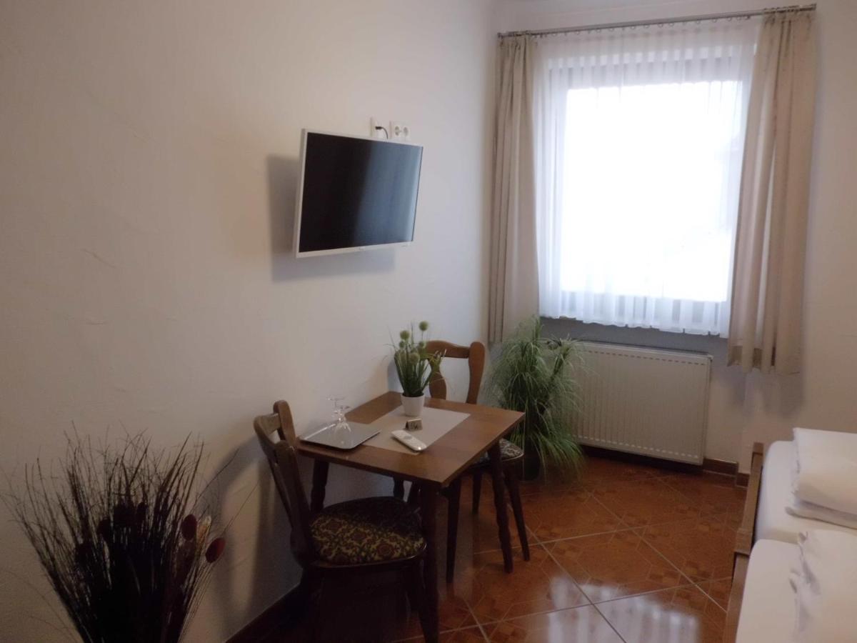 Hotel Restaurant Zur Pfanne Urbar  Zewnętrze zdjęcie
